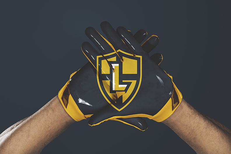 OLL18_Football_Gloves
